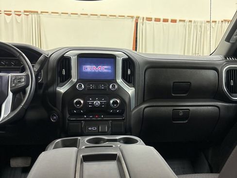 Used 2022 GMC Sierra 1500 SLE w/ X31 Off-Road Package AWD/4WD image 19