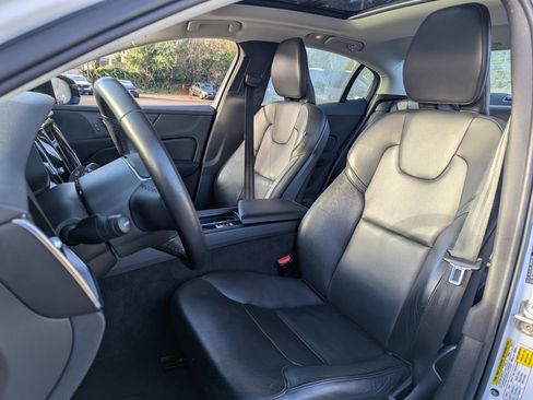 Used 2024 Volvo S60 B5 Core image 28