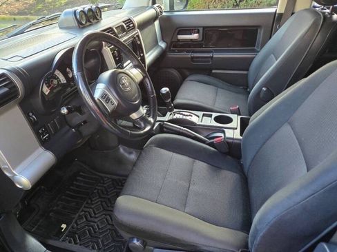 Used 2008 Toyota FJ Cruiser 4WD image 3