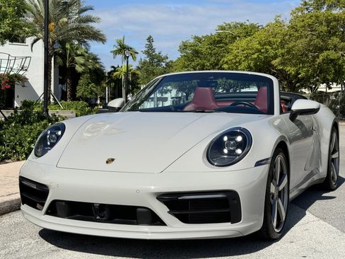 Used 2021 Porsche 911 Carrera RWD image 3