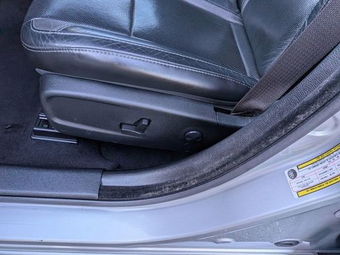 Used 2022 Dodge Charger SXT w/ Leather Interior Group image 17