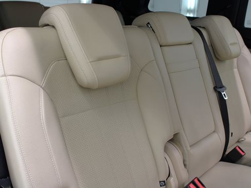 Used 2018 Mercedes-Benz GLS 450 4MATIC image 45