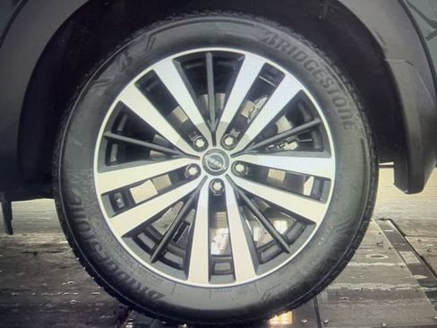 Certified 2024 Nissan Pathfinder Platinum w/ Cargo Package image 16