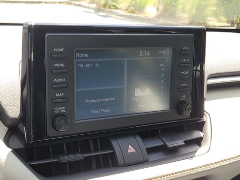Used 2019 Toyota RAV4 XLE w/ Convenience Package FWD image 25