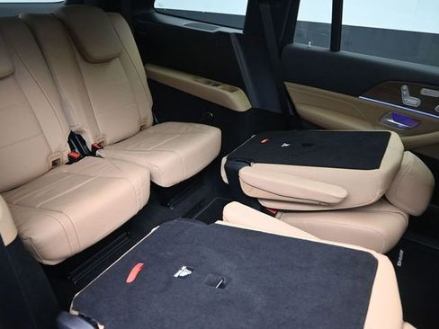 New 2026 Mercedes-Benz GLS 450 4MATIC image 29
