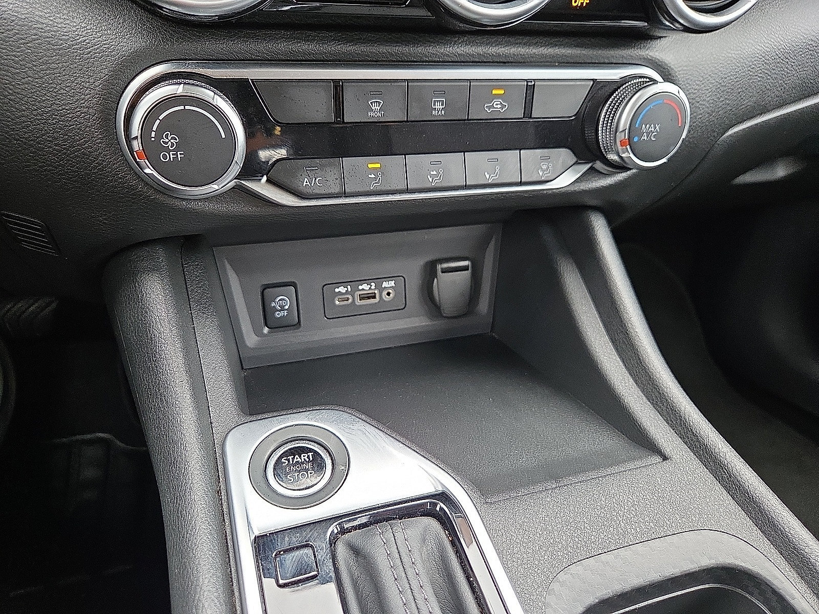 Used 2025 Nissan Sentra SV FWD image 17