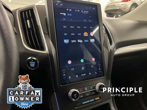 Used 2024 Ford Edge Titanium image 23