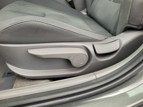 Used 2025 Hyundai Elantra SEL FWD image 13