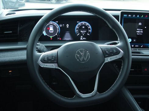 Certified 2025 Volkswagen Tiguan S image 11