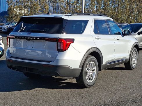 New 2026 Ford Explorer Active image 7