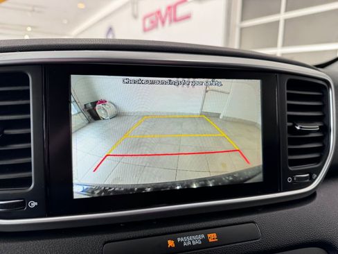 Used 2020 Kia Sportage LX AWD/4WD image 19