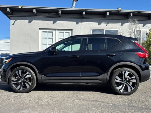 Used 2023 Volvo XC40 B5 Plus w/ Protection Package Premier AWD/4WD image 6