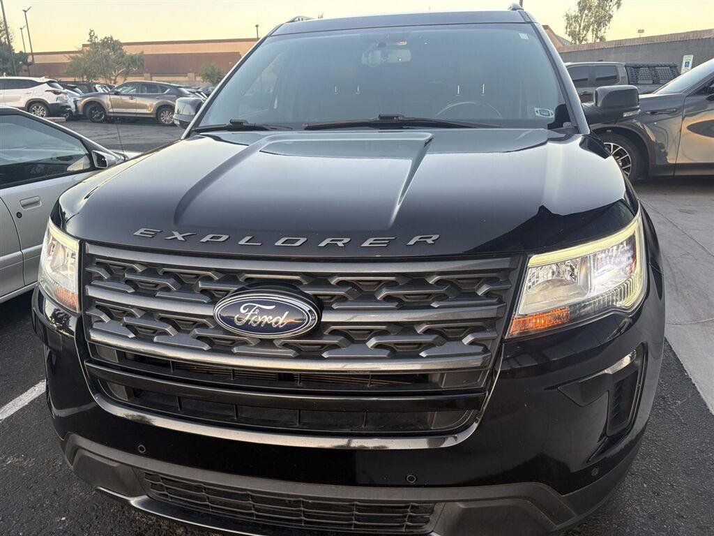 Used 2019 Ford Explorer XLT w/ Equipment Group 202A FWD image 1