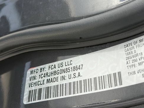 Used 2022 Jeep Grand Cherokee Limited AWD/4WD image 14