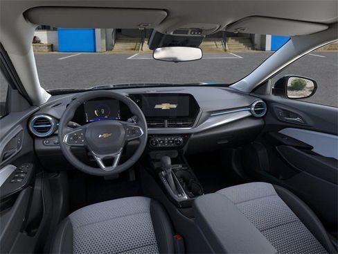 New 2026 Chevrolet Trax LT w/ Driver Confidence Package image 15
