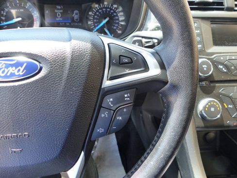 Used 2017 Ford Fusion SE w/ Equipment Group 201A AWD/4WD image 28