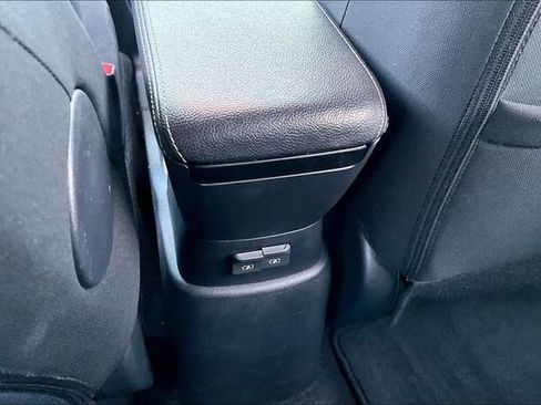 Used 2024 Nissan Kicks S image 33