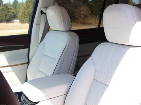 New 2026 Buick Enclave Avenir w/ Super Cruise Package FWD image 23