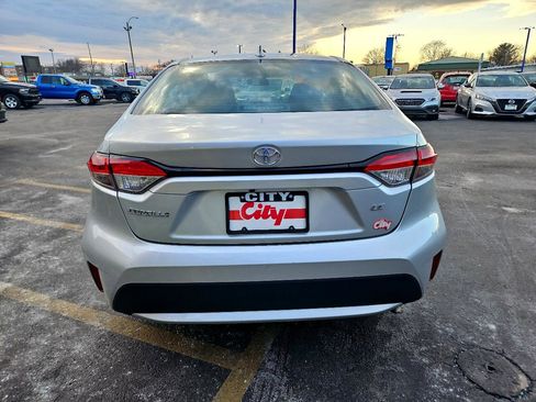 Used 2022 Toyota Corolla LE image 4