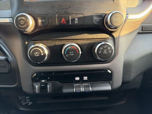 Used 2024 RAM 3500 Big Horn image 31