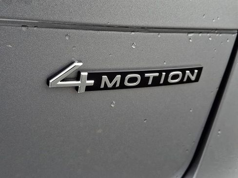 Used 2022 Volkswagen Tiguan SE AWD/4WD image 31