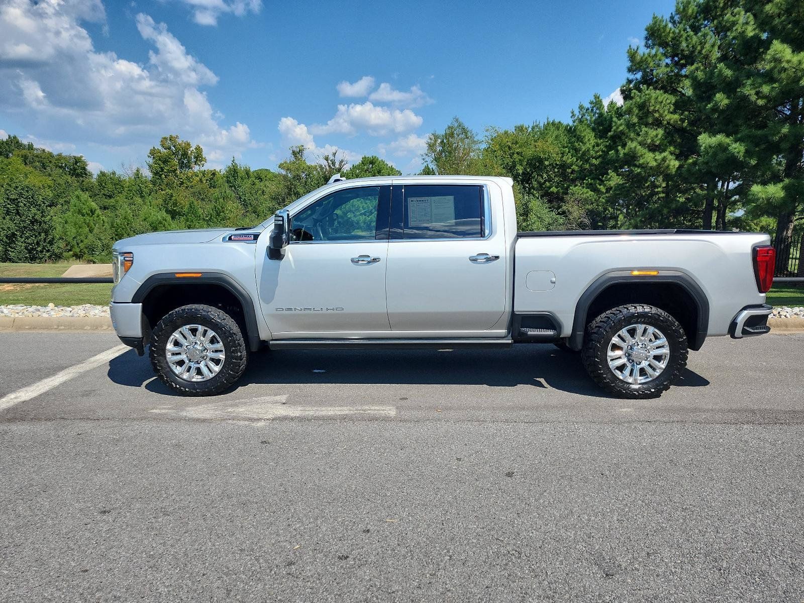 Used 2023 GMC Sierra 2500 Denali w/ Denali Ultimate Package AWD/4WD image 2