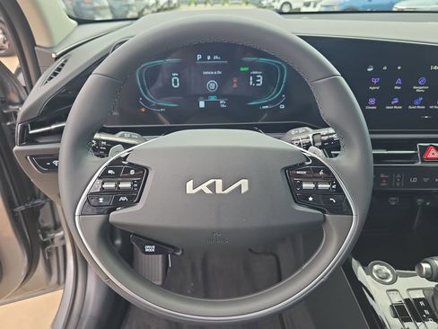 New 2026 Kia Niro EX FWD image 28
