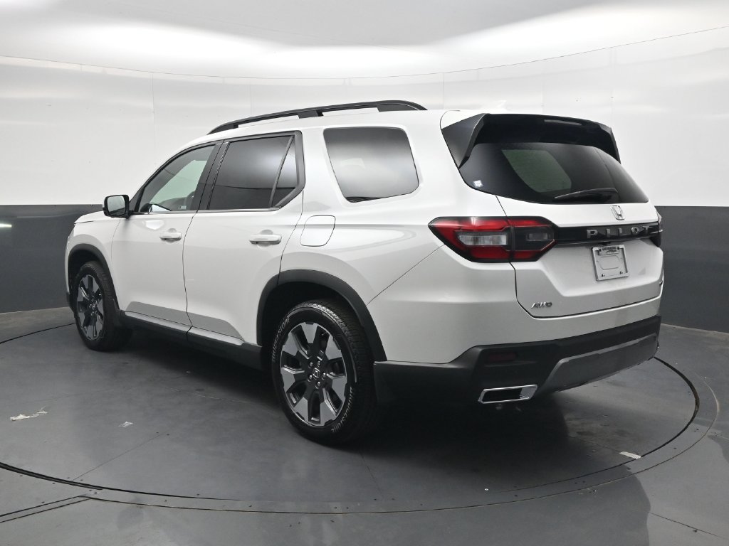 Used 2026 Honda Pilot Touring image 7