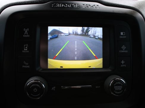 Used 2016 Jeep Renegade Latitude w/ Cold Weather Group image 31