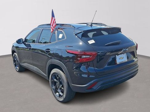 New 2026 Chevrolet Trax LT w/ Driver Confidence Package FWD image 3