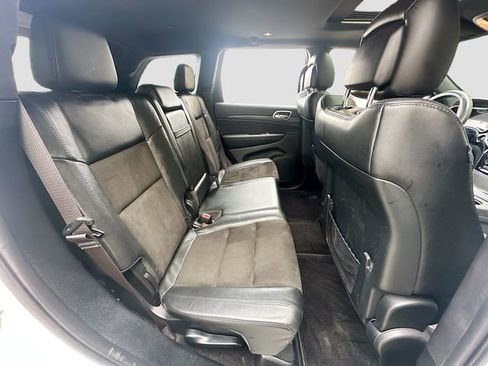 Used 2019 Jeep Grand Cherokee Altitude image 29