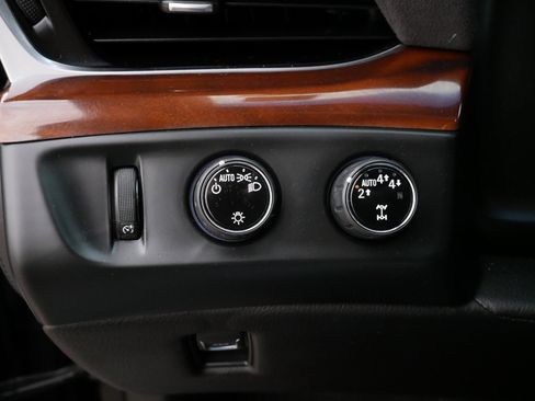 Used 2019 Cadillac Escalade ESV Premium Luxury image 26