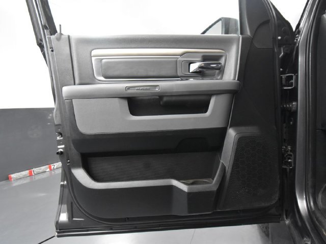 Used 2017 RAM 1500 Classic SLT AWD/4WD image 13