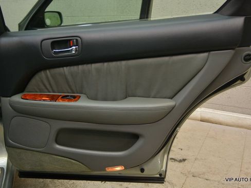 Used 1998 Lexus LS 400 RWD image 12
