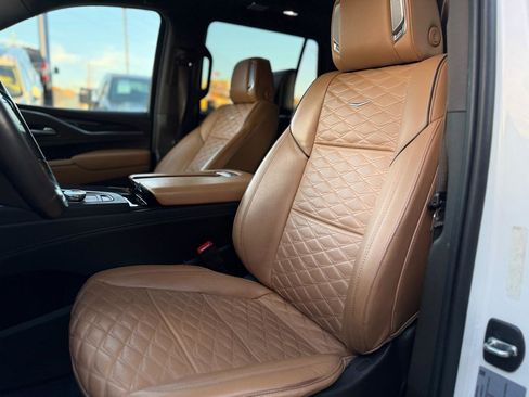 Used 2021 Cadillac Escalade Sport w/ Driver Assist Tech Package image 12