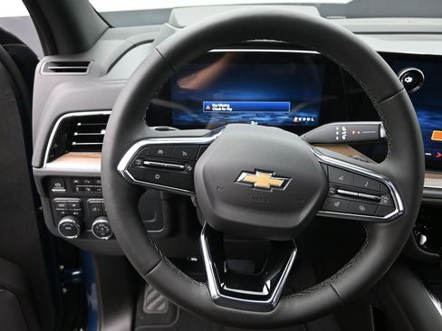 New 2025 Chevrolet Suburban High Country image 18