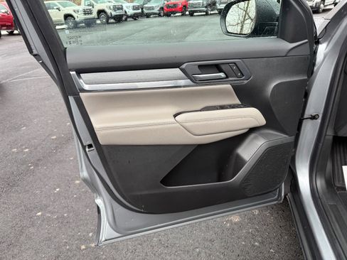 Used 2025 GMC Terrain Elevation image 15