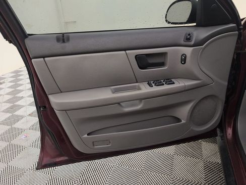 Used 2005 Ford Taurus SE FWD image 28