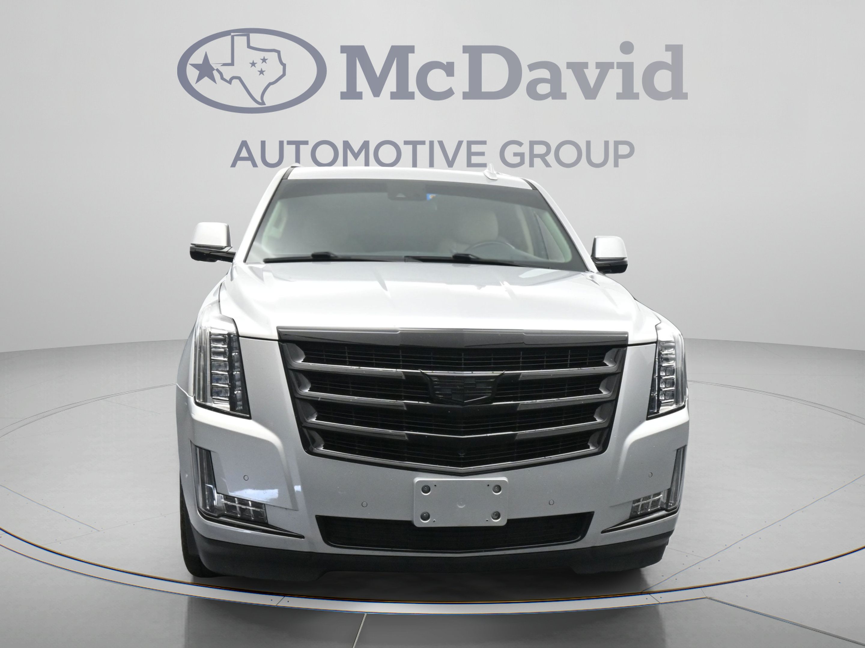 Used 2019 Cadillac Escalade Luxury w/ LPO, Radiant Package AWD/4WD image 2