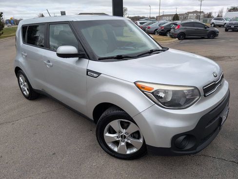 Used 2017 Kia Soul FWD image 3
