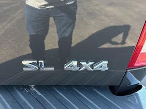 Used 2014 Nissan Frontier SL w/ SL Moonroof Package image 4