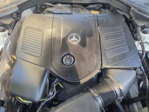 Used 2025 Mercedes-Benz GLC 300 image 24