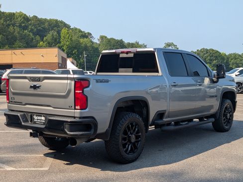 Used 2025 Chevrolet Silverado 2500 LT w/ Trail Boss Package AWD/4WD image 9