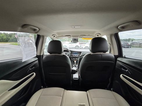 Used 2020 Buick Encore Preferred w/ Safety Package FWD image 17