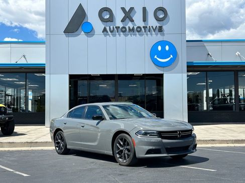 Used 2019 Dodge Charger SXT w/ Blacktop Package RWD image 1