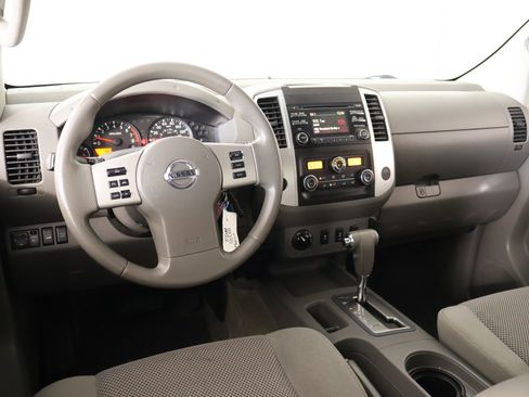Used 2013 Nissan Frontier SV w/ SV Value Truck Pkg AWD/4WD image 2