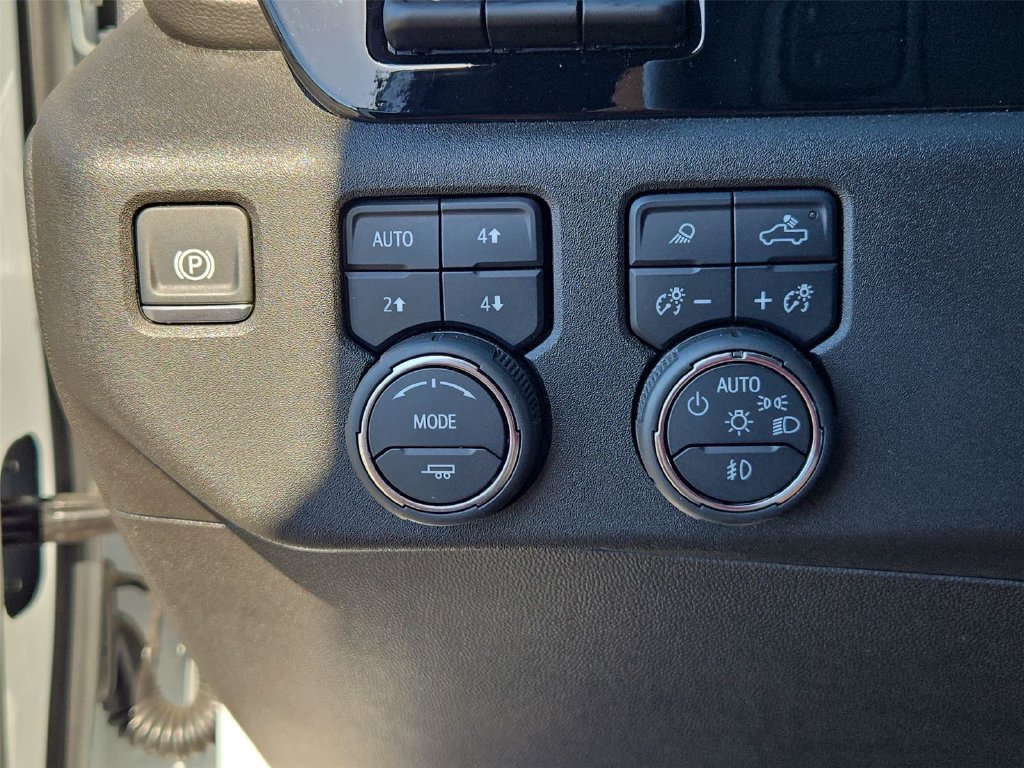 Certified 2024 Chevrolet Silverado 2500 High Country w/ High Country Premium Package AWD/4WD image 10