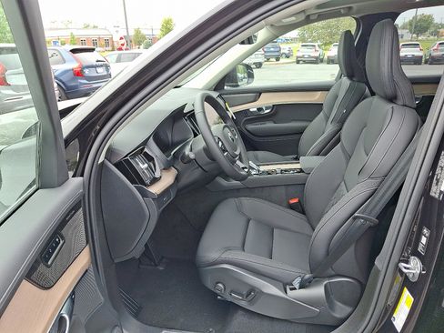 New 2026 Volvo XC90 B6 Plus w/ Protection Package Premier AWD/4WD image 10