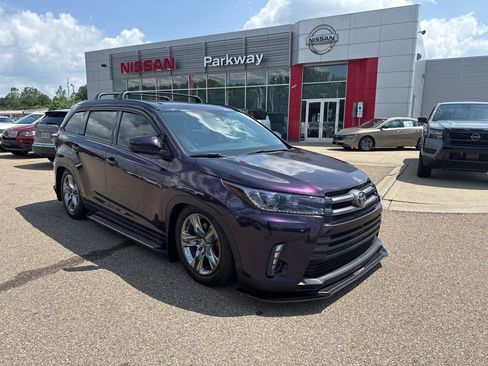 Used 2017 Toyota Highlander Limited AWD/4WD image 1