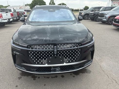 Used 2025 Lincoln Nautilus Reserve AWD/4WD image 8
